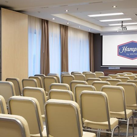 Hampton By Hilton Minsk City Centre Extérieur photo