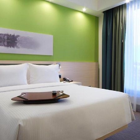 Hampton By Hilton Minsk City Centre Extérieur photo