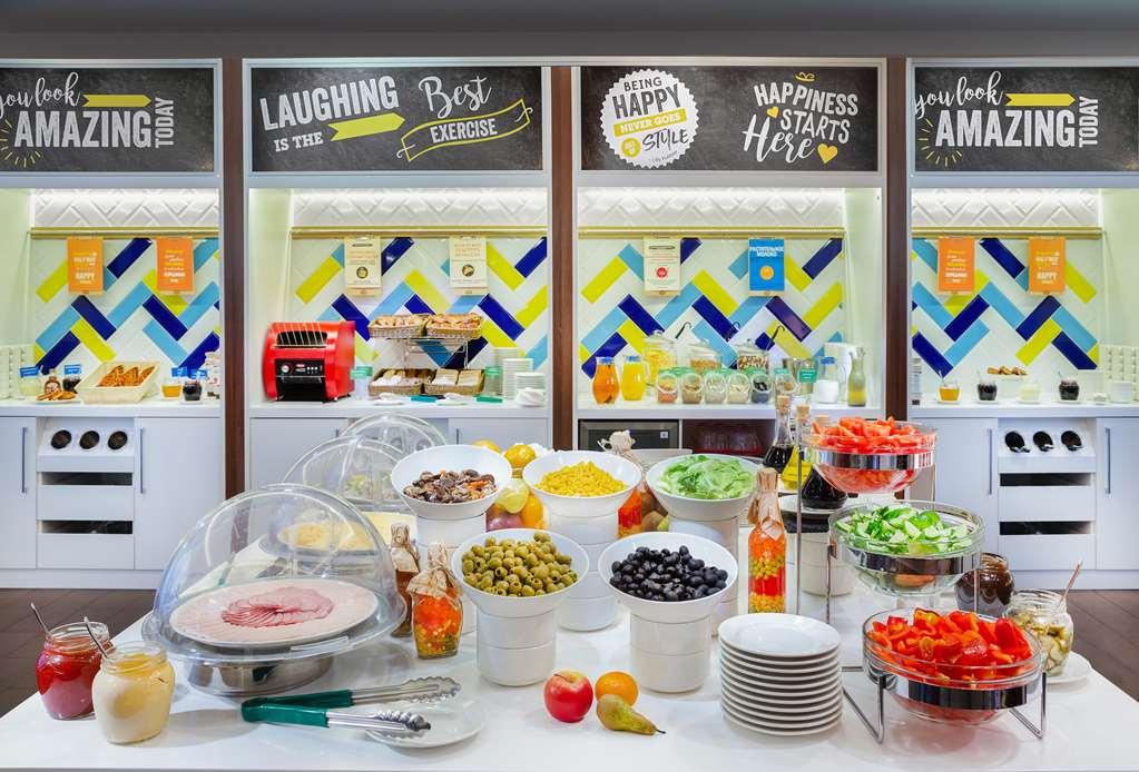 Hampton By Hilton Minsk City Centre Restaurant photo
