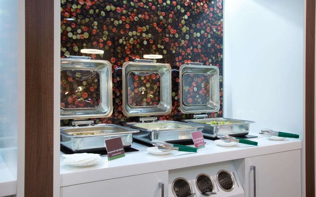 Hampton By Hilton Minsk City Centre Extérieur photo