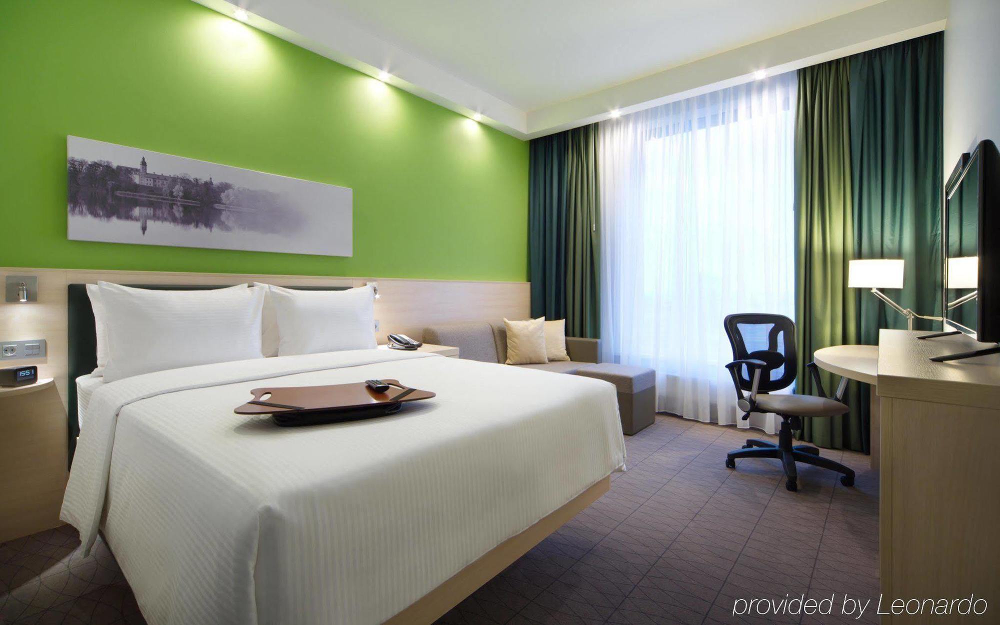 Hampton By Hilton Minsk City Centre Extérieur photo