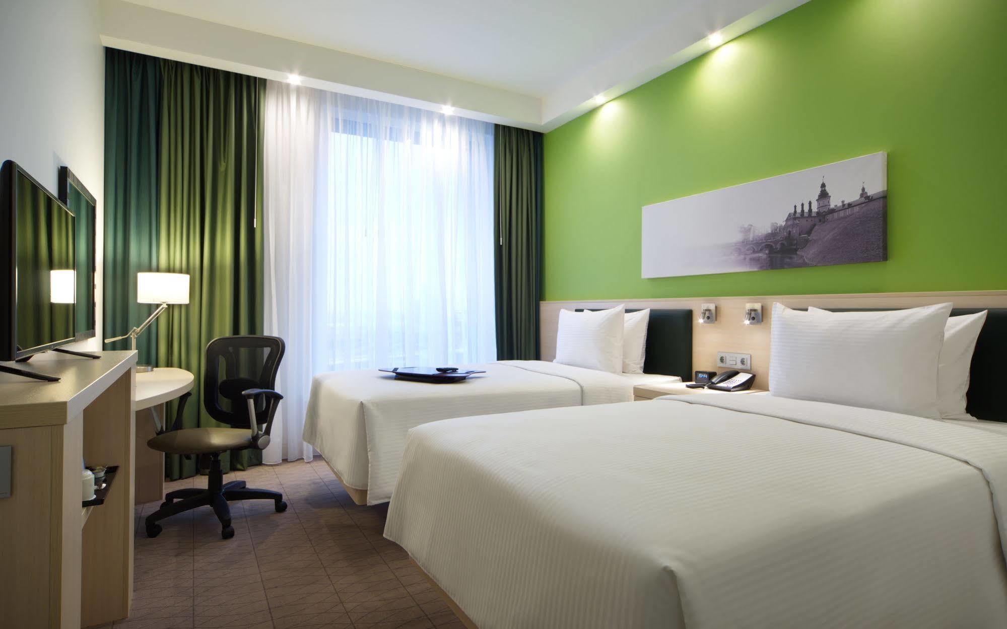 Hampton By Hilton Minsk City Centre Extérieur photo
